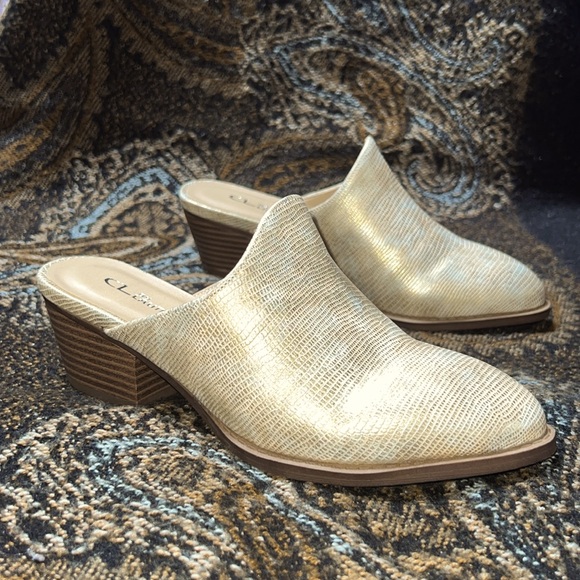 CL by Laundry - Coop Lizard Embossed Block
Heel Mule - Picture 7 of 8